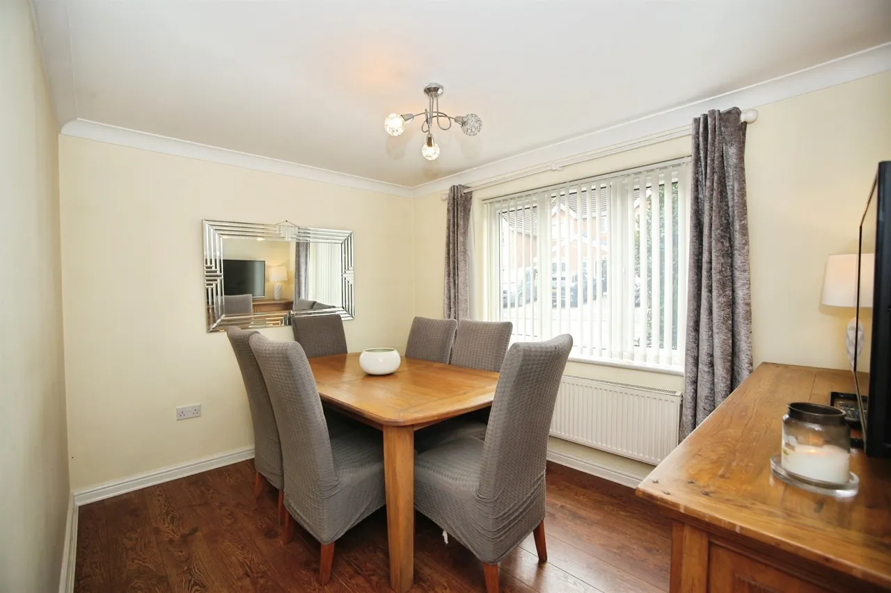 Coed-Y-Graig Hengoed, CF82, photo 4
