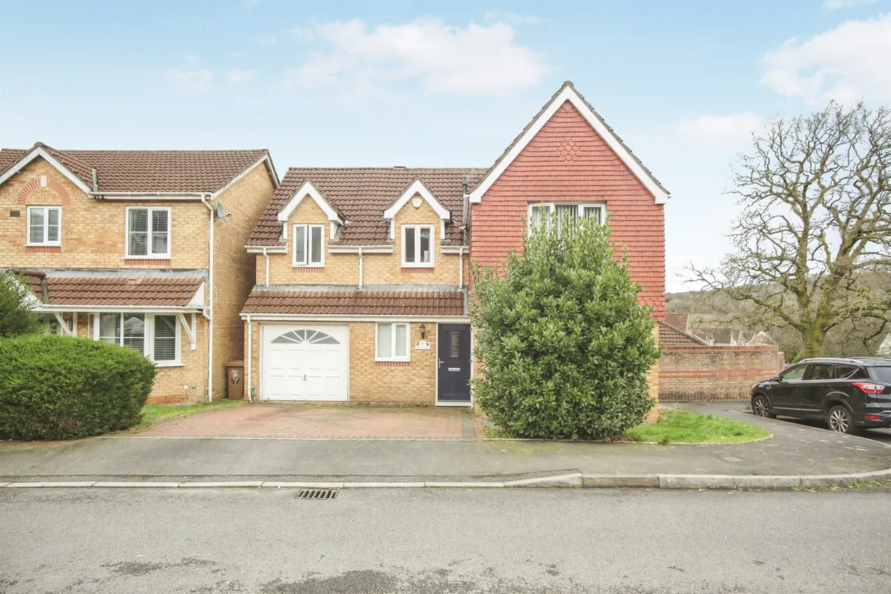 4 bed house for sale, Coed-Y-Graig Hengoed, CF82