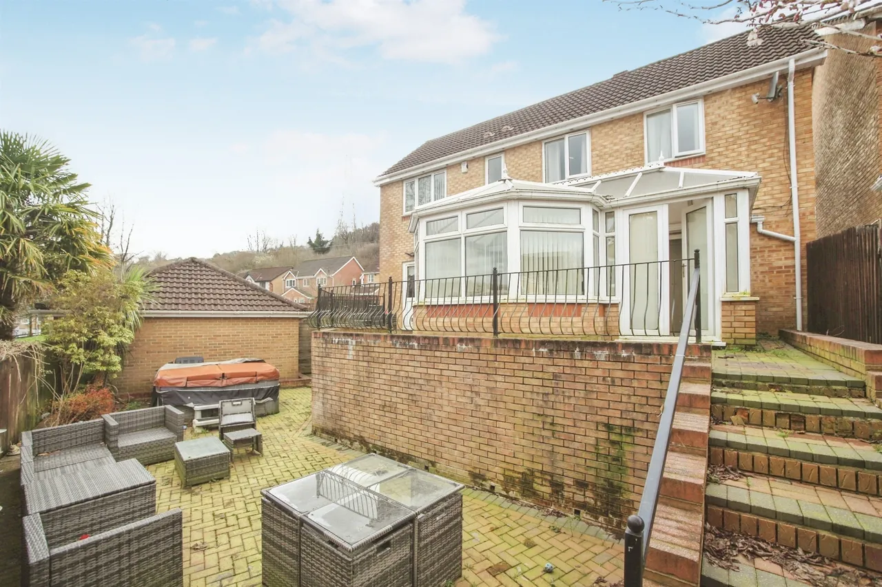 Coed-Y-Graig Hengoed, CF82, photo 27