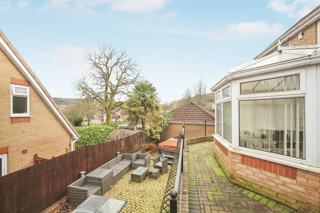 Coed-Y-Graig Hengoed, CF82, photo 28