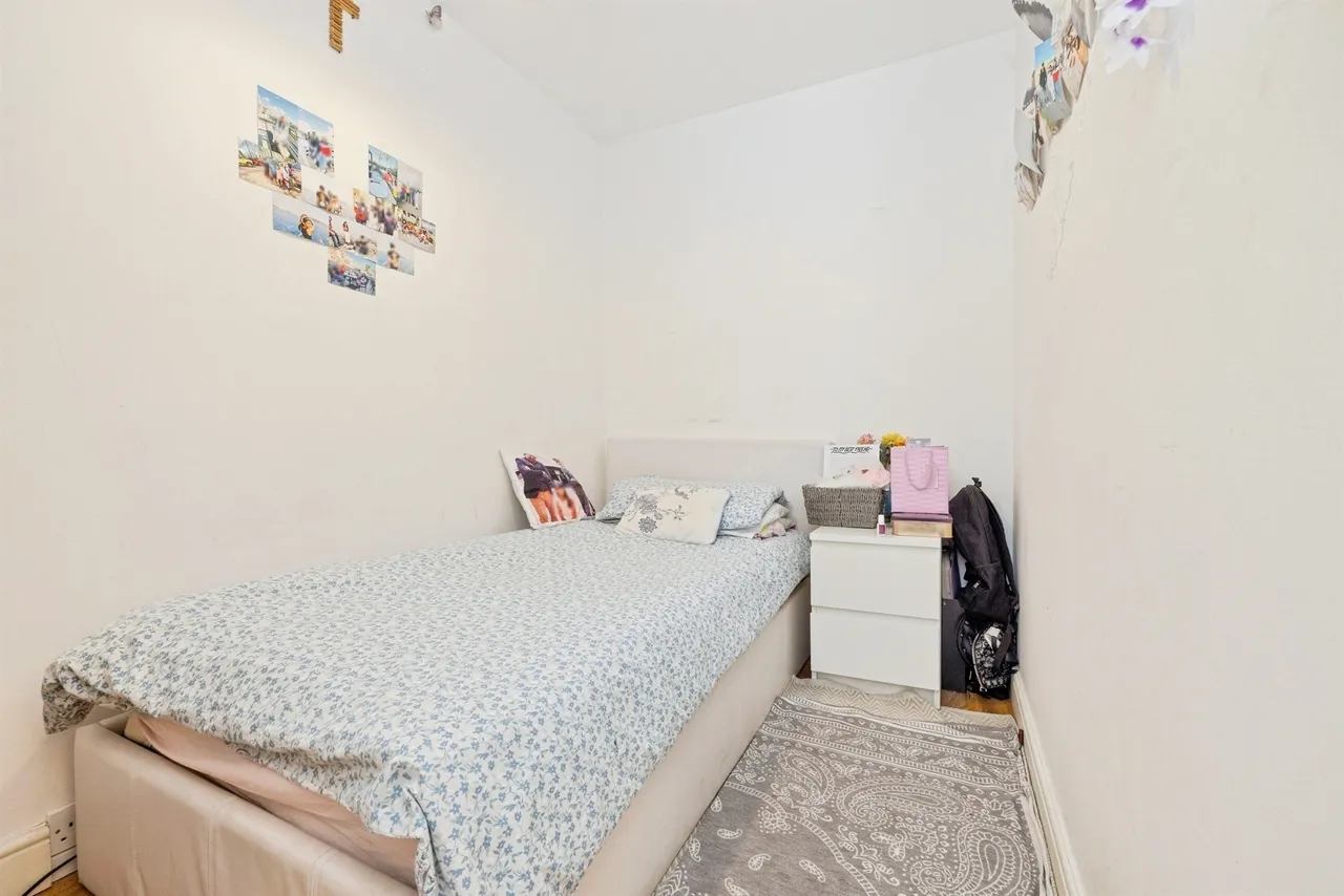 St. Marys Road, Watford, WD18, photo 12