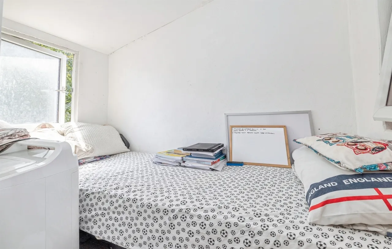 St. Marys Road, Watford, WD18, photo 11