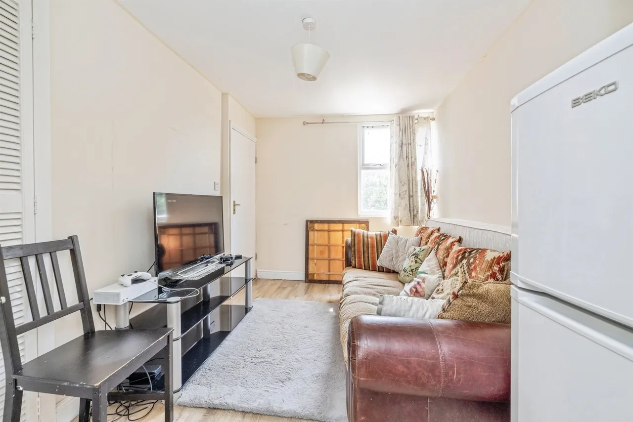 St. Marys Road, Watford, WD18, photo 16