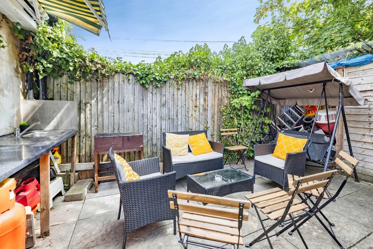 St. Marys Road, Watford, WD18, photo 2