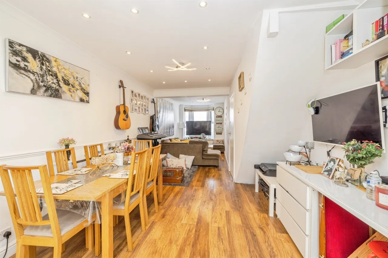 St. Marys Road, Watford, WD18, photo 7