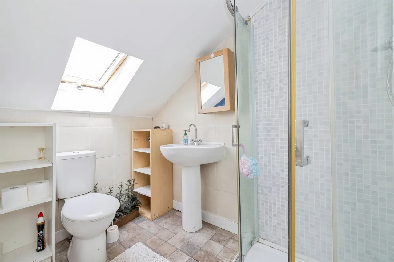 St. Marys Road, Watford, WD18, photo 18