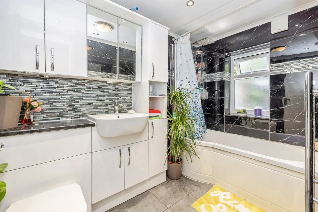 St. Marys Road, Watford, WD18, photo 4