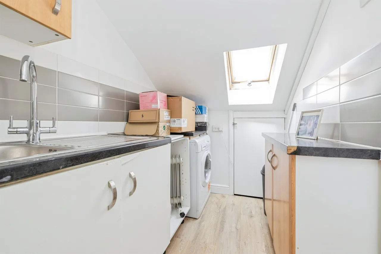 St. Marys Road, Watford, WD18, photo 17
