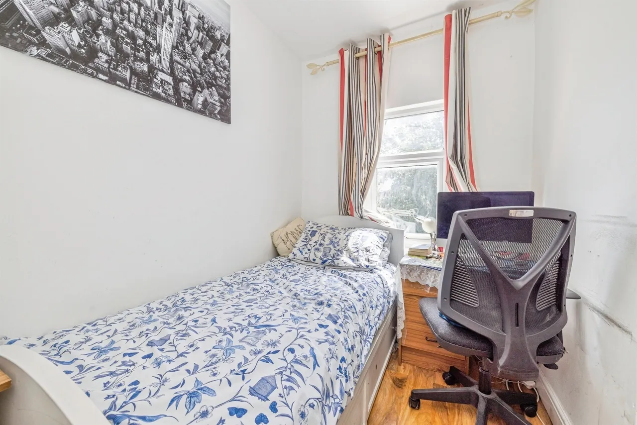 St. Marys Road, Watford, WD18, photo 10