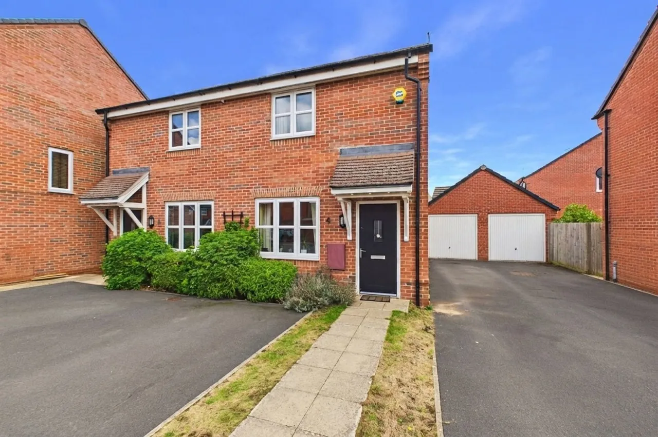 4 bed house for sale, Hanging Barrows, Buckton Fields, NN2