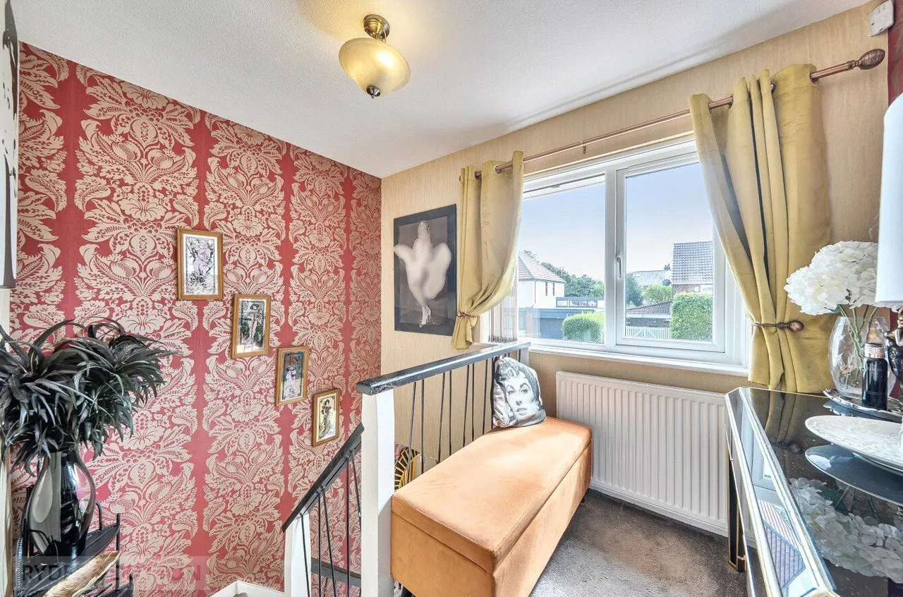 Edward Road, Shaw, OL2, photo 11