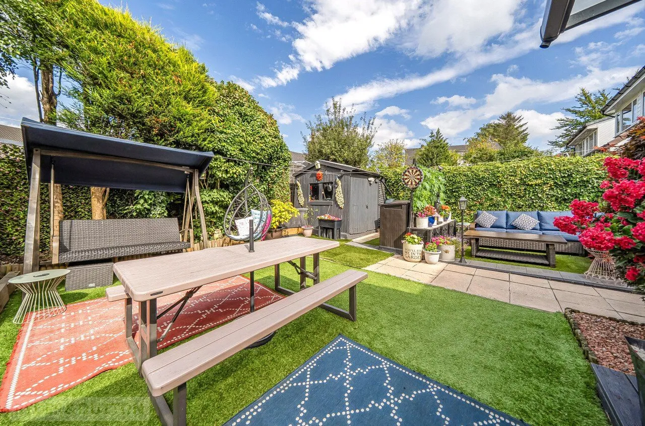 Edward Road, Shaw, OL2, photo 10