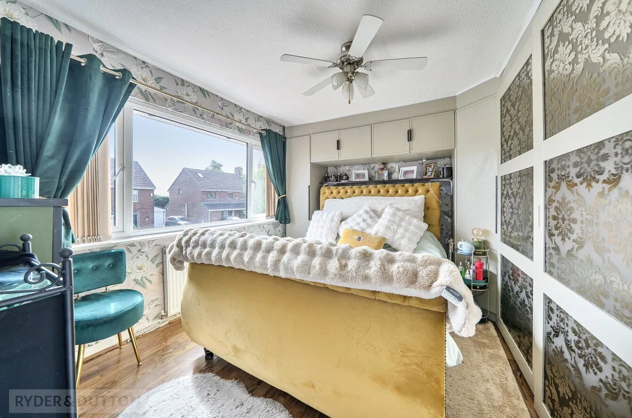 Edward Road, Shaw, OL2, photo 13