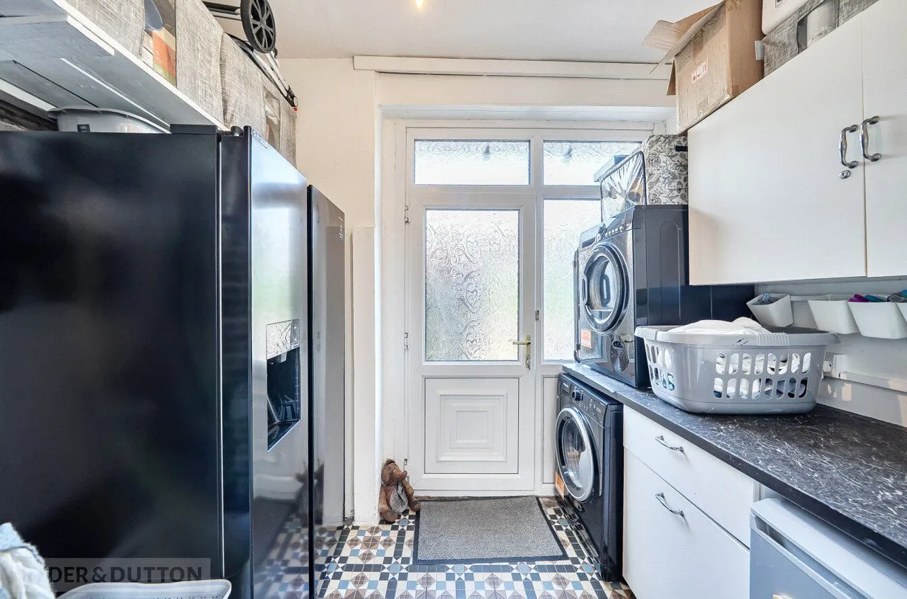 Edward Road, Shaw, OL2, photo 6