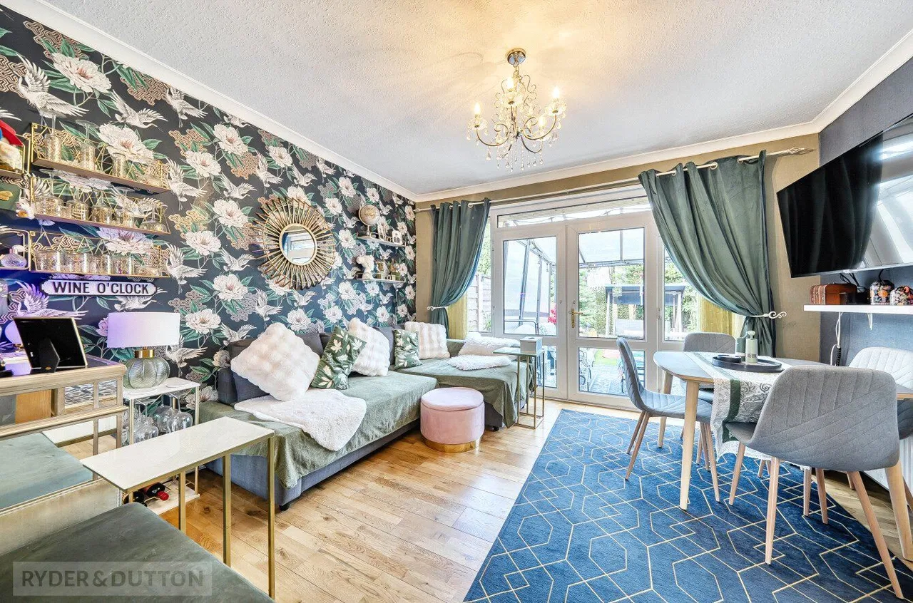 Edward Road, Shaw, OL2, photo 8