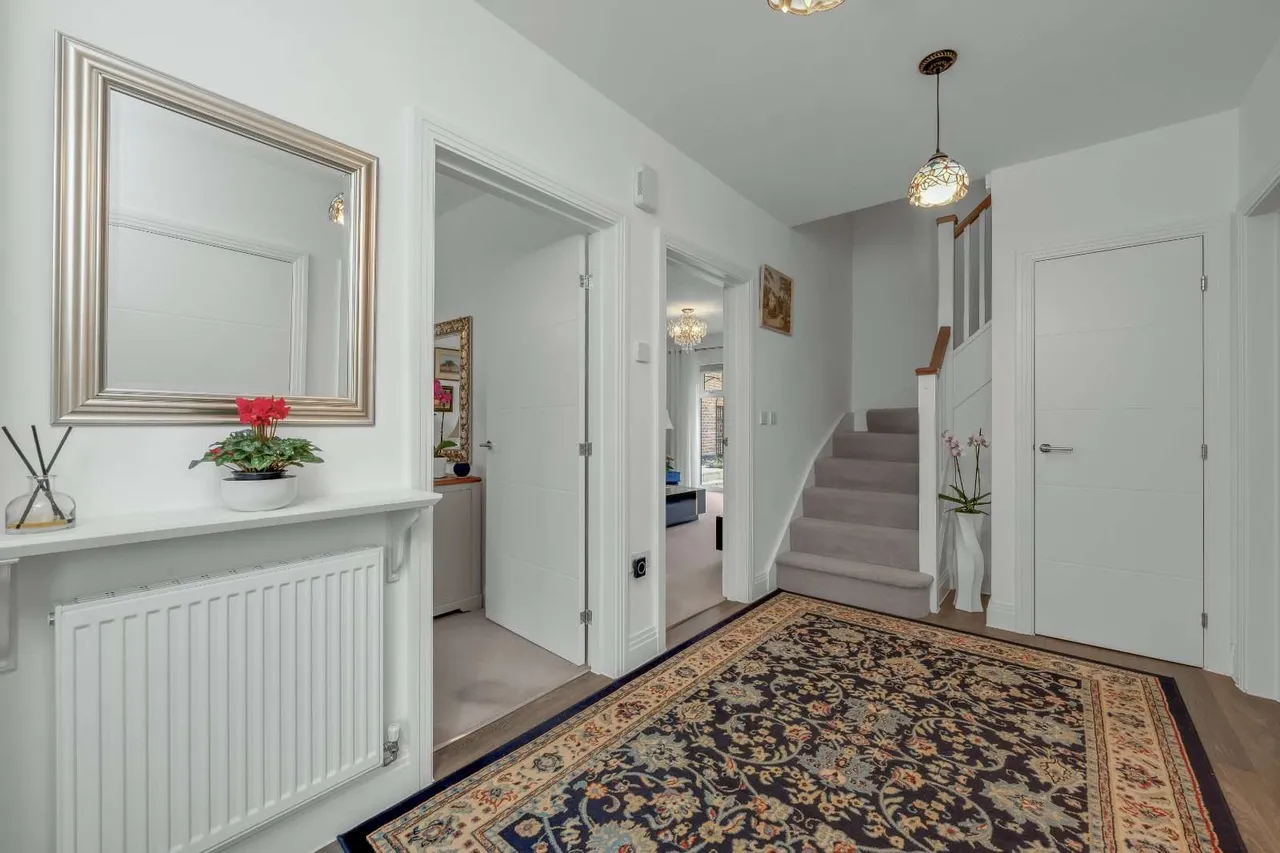 Botleys Road, Ottershaw, KT16, photo 9