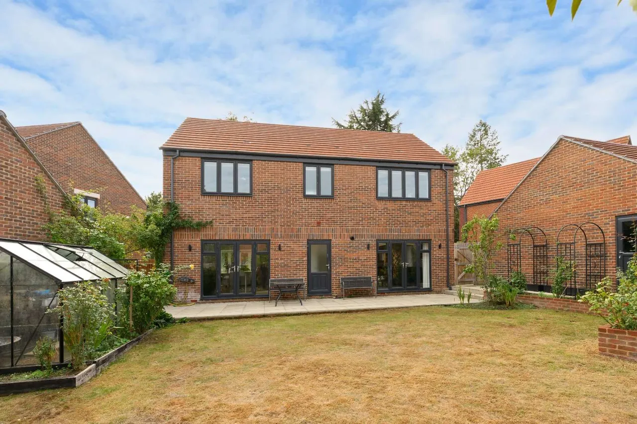 Botleys Road, Ottershaw, KT16, photo 21