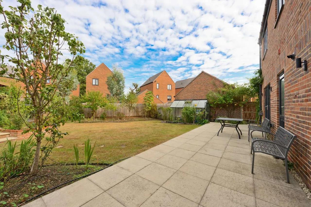 Botleys Road, Ottershaw, KT16, photo 19