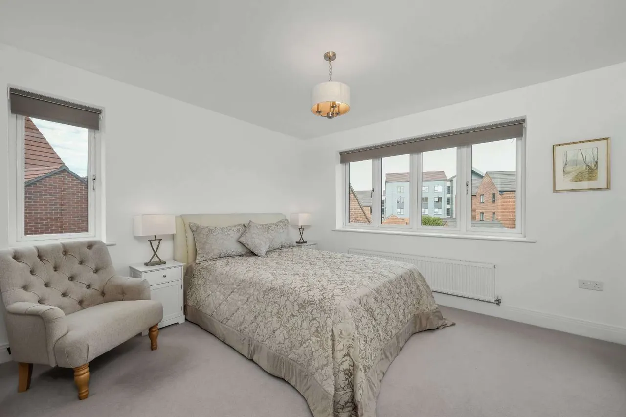 Botleys Road, Ottershaw, KT16, photo 10