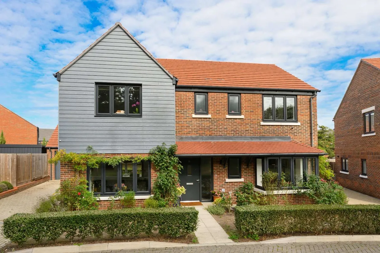 Botleys Road, Ottershaw, KT16, photo 25