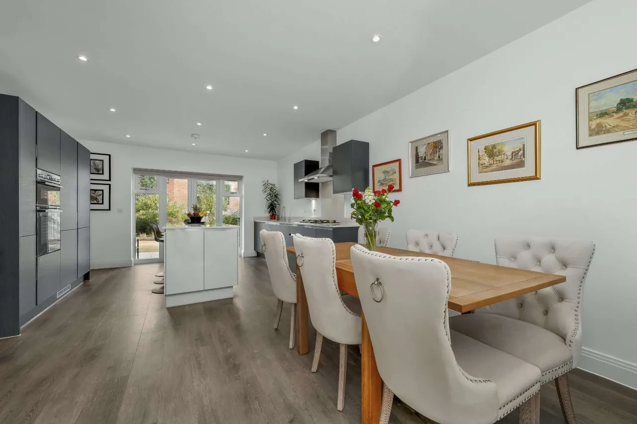 Botleys Road, Ottershaw, KT16, photo 4