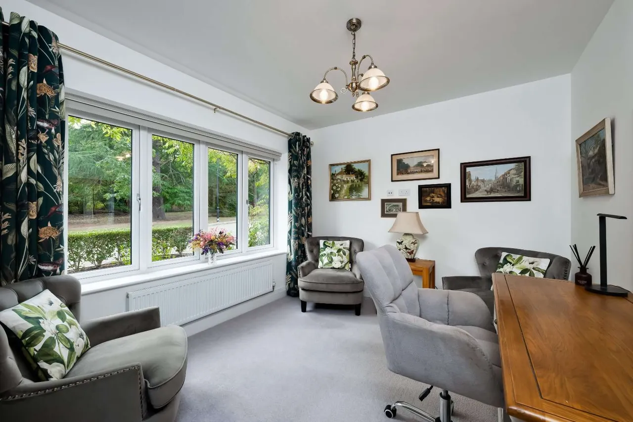 Botleys Road, Ottershaw, KT16, photo 7