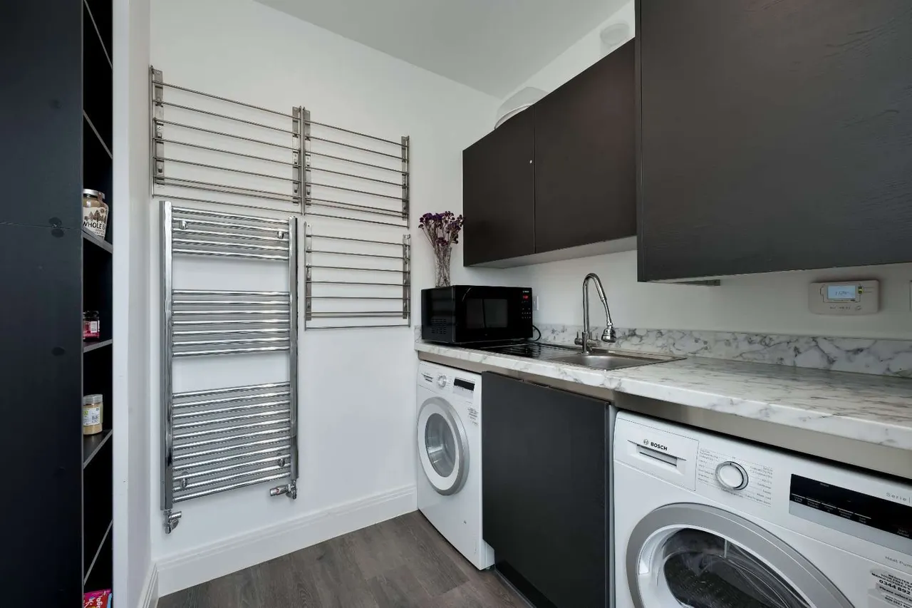 Botleys Road, Ottershaw, KT16, photo 24
