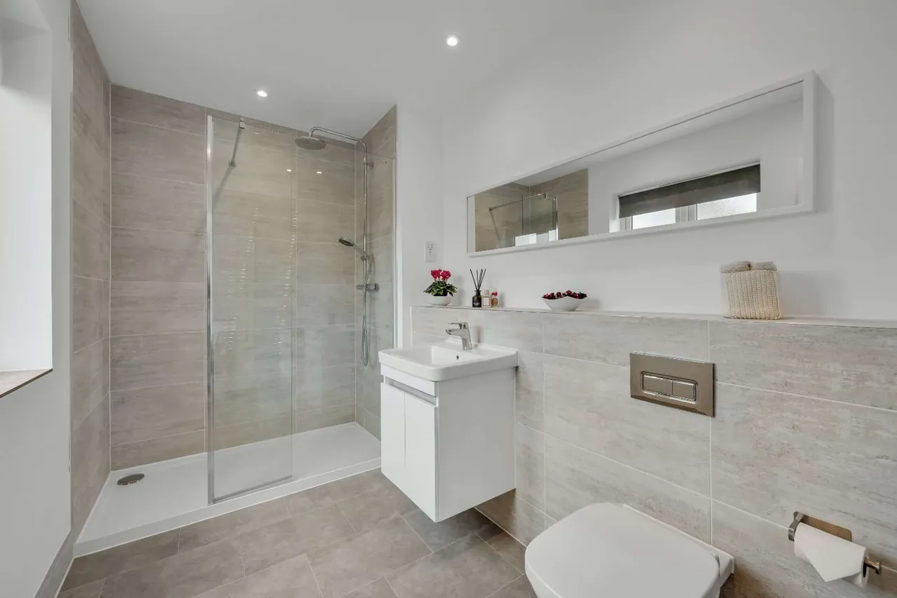 Botleys Road, Ottershaw, KT16, photo 12