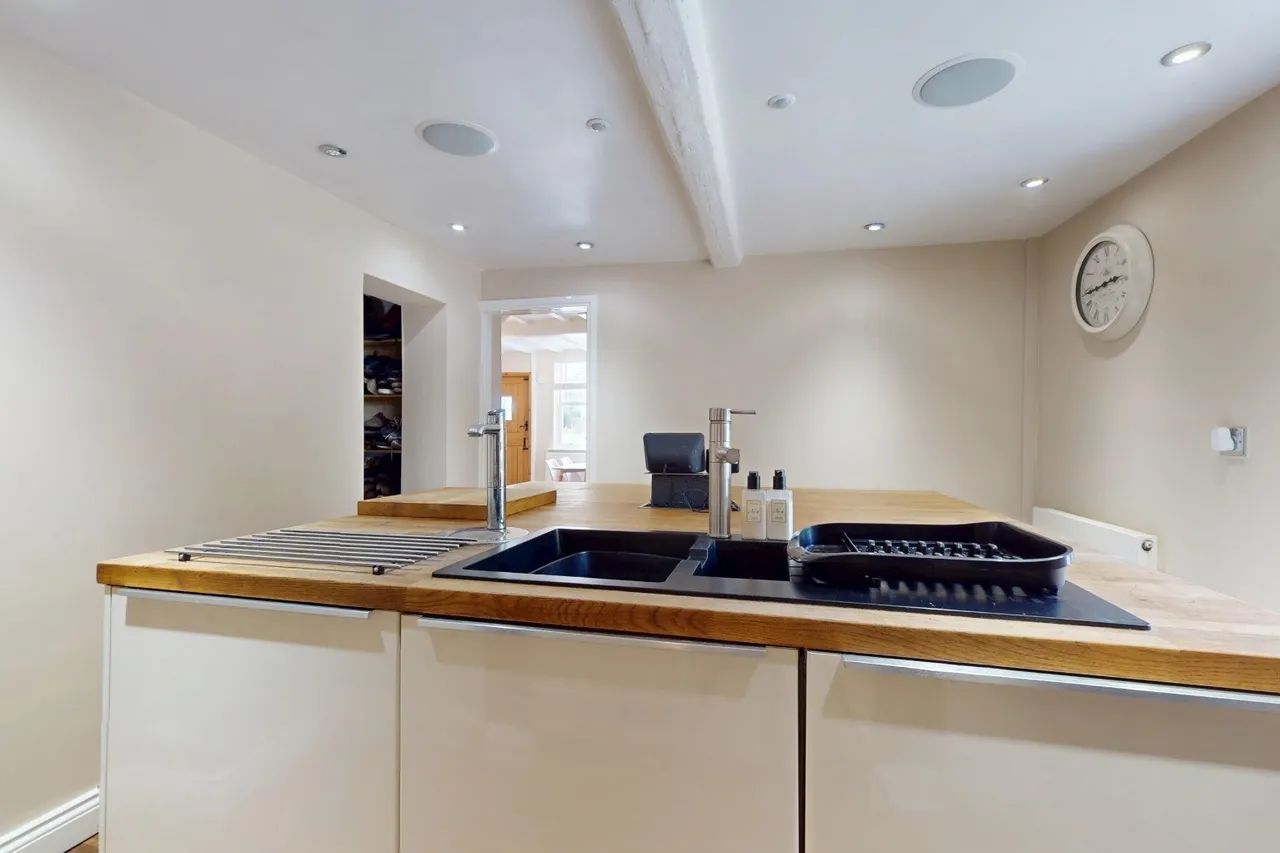 Lodge Road, Donnington Wood, Telford TF2 7QD, photo 6