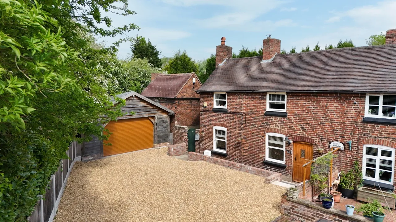 3 bed house for sale — Lodge Road, Donnington Wood, Telford TF2 7QD