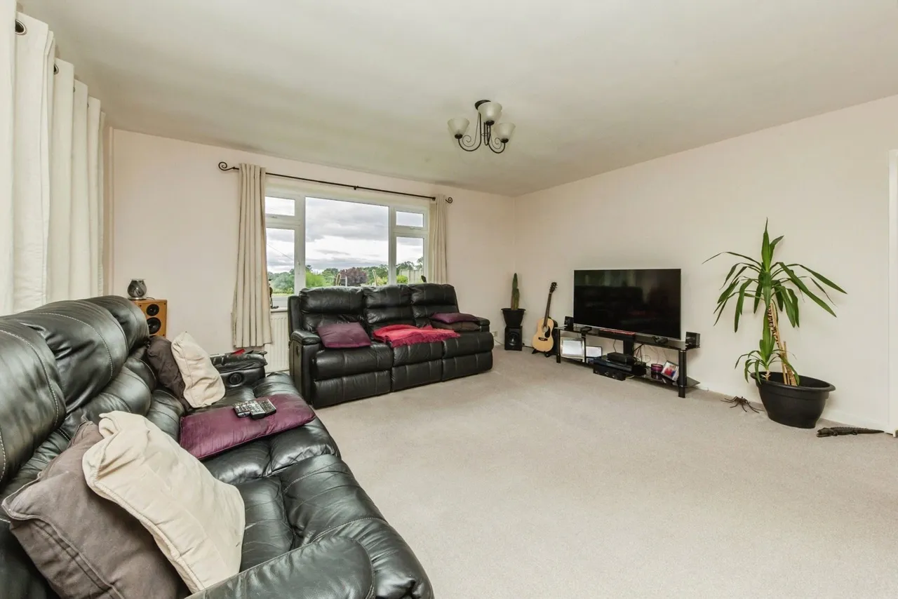 Pexhill Drive, Macclesfield, Cheshire, SK10, photo 4