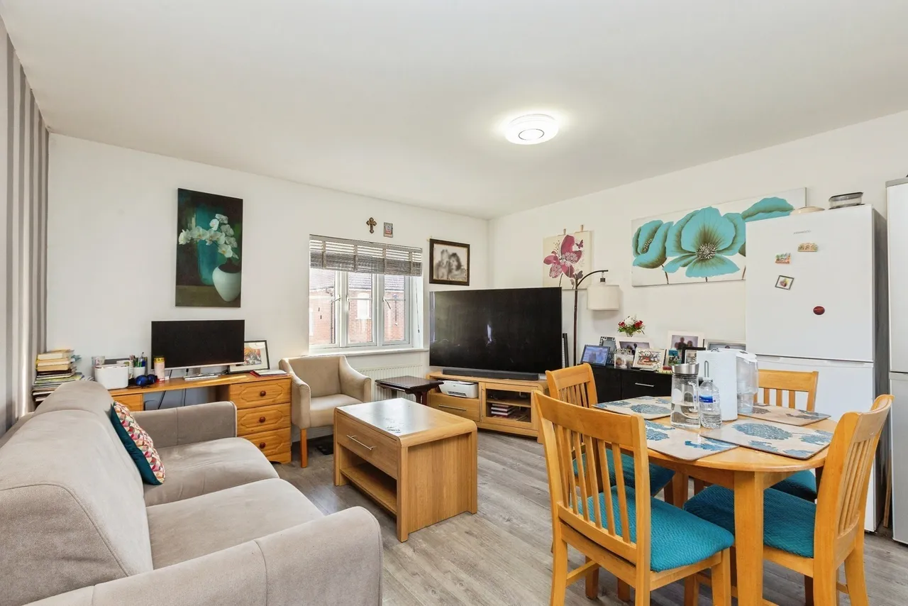 Prince Rupert Drive, Aylesbury, HP19, photo 2