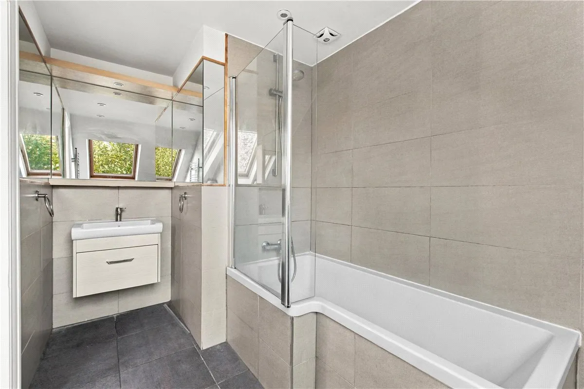 Magdalen Road, London, SW18, photo 15