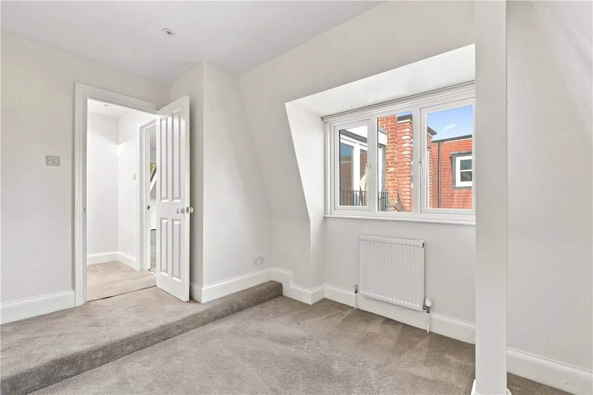 Magdalen Road, London, SW18, photo 17