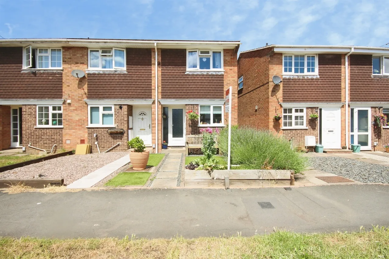 2 bed house for sale — Coppice Road, Whitnash, Leamington Spa