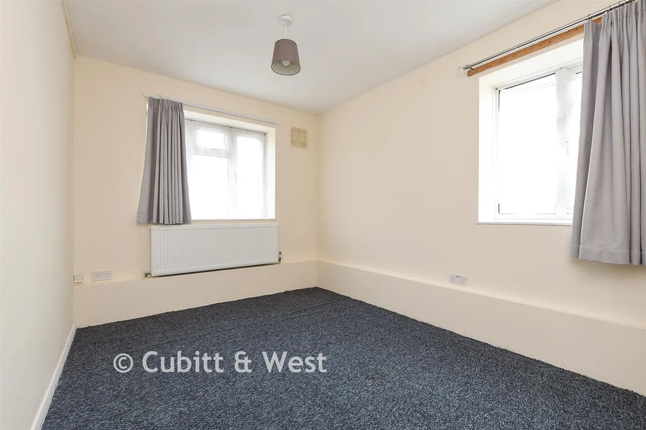 Radstock Way, Merstham, RH1, photo 9