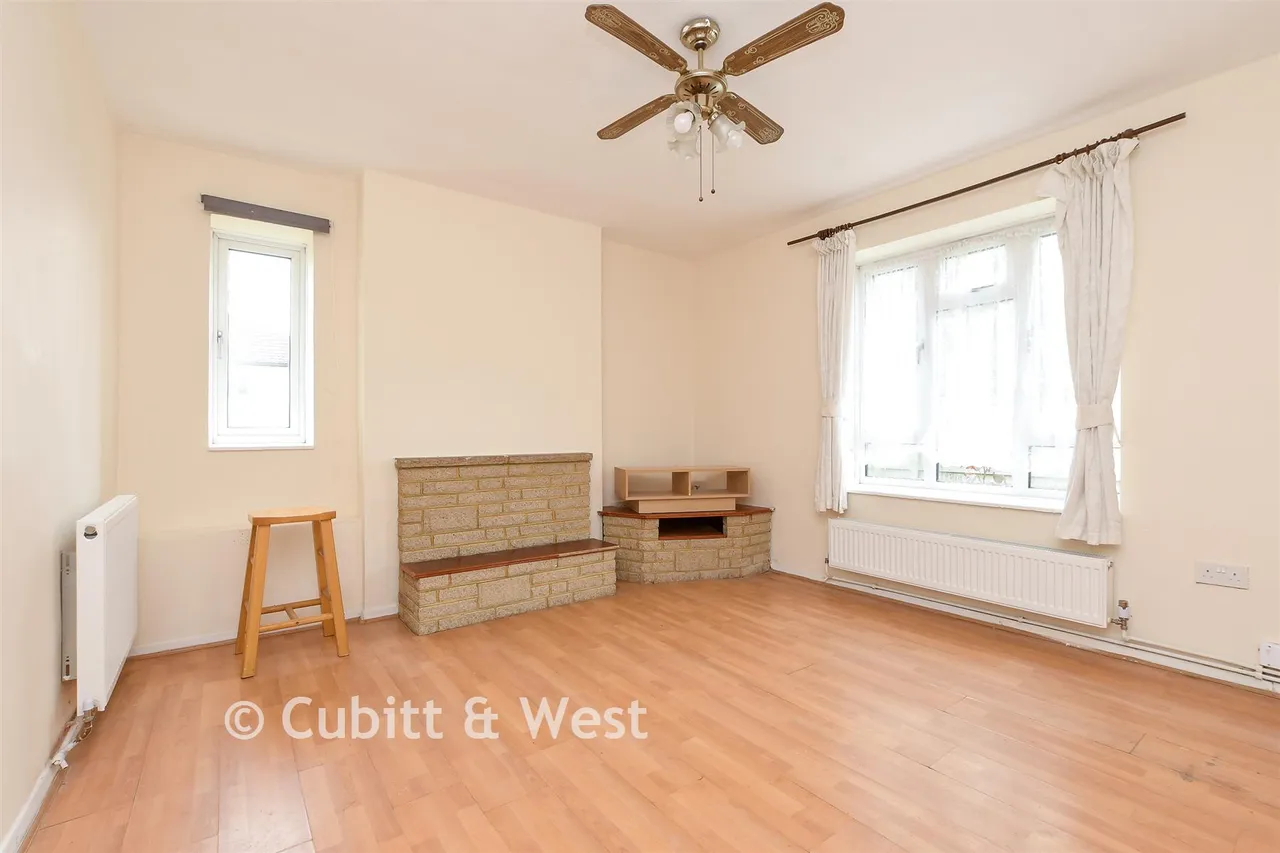 Radstock Way, Merstham, RH1, photo 3