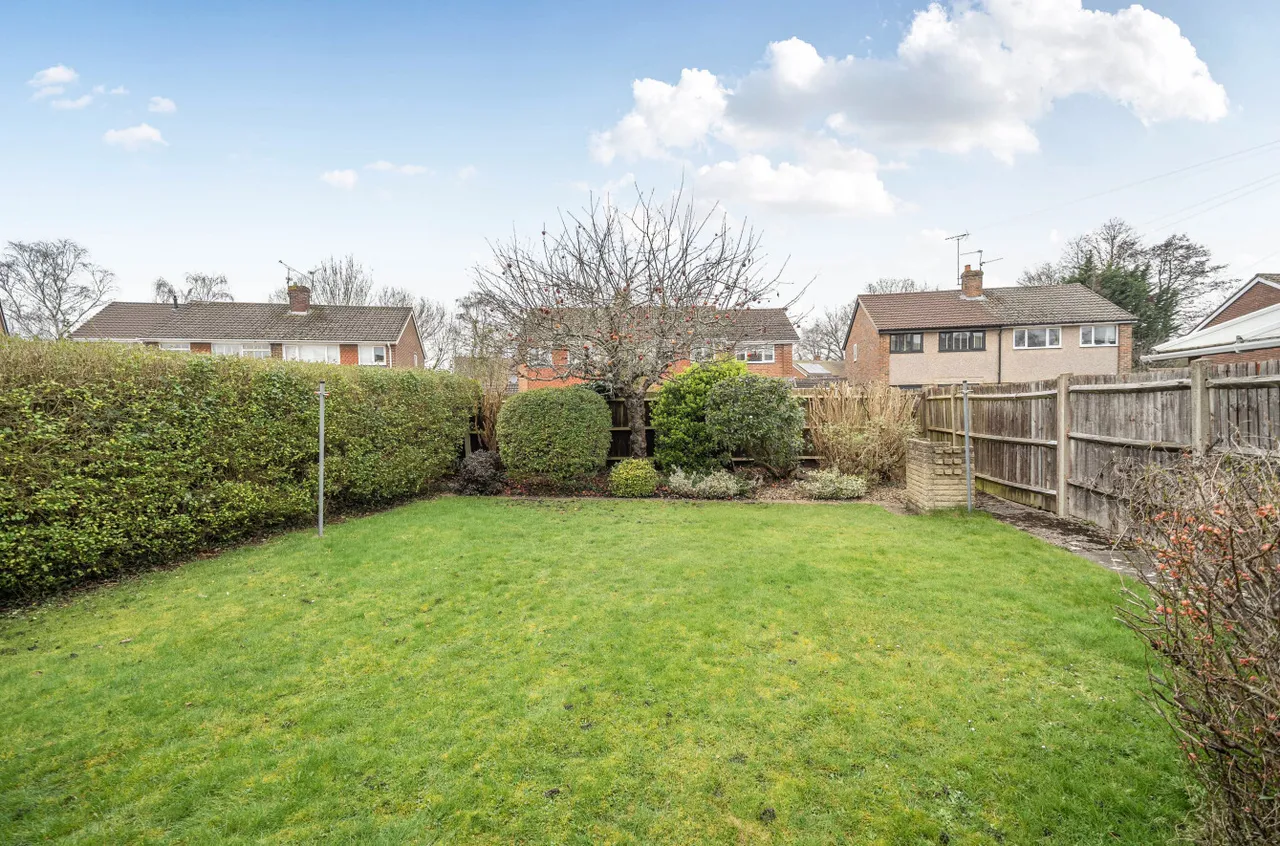 Highfield Path, Farnborough, Hampshire, GU14 0HN, photo 10