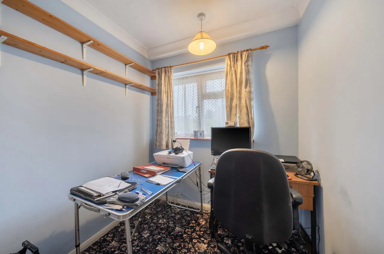 Highfield Path, Farnborough, Hampshire, GU14 0HN, photo 9
