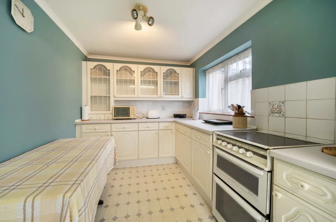 Highfield Path, Farnborough, Hampshire, GU14 0HN, photo 11