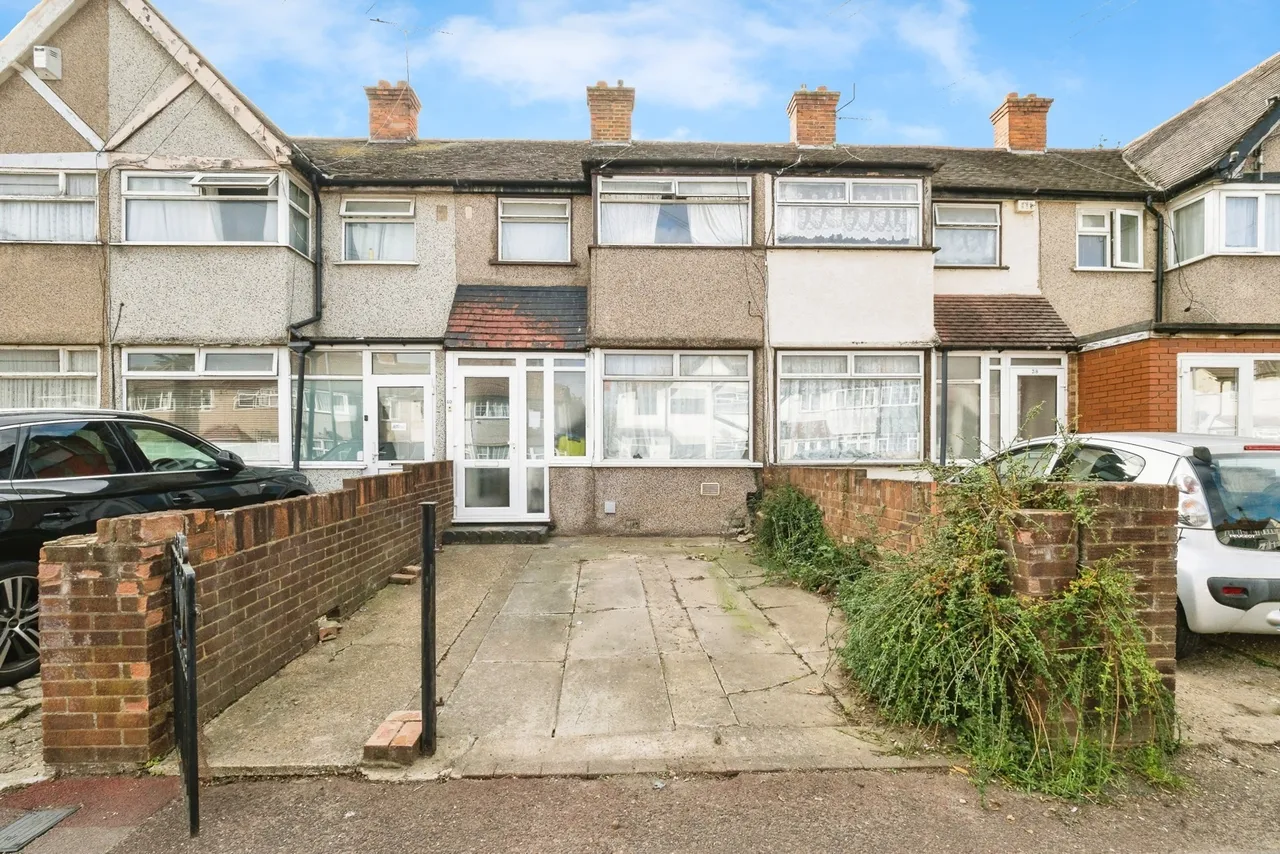 Lambert Court, Crow Lane, Romford, RM7, photo 2