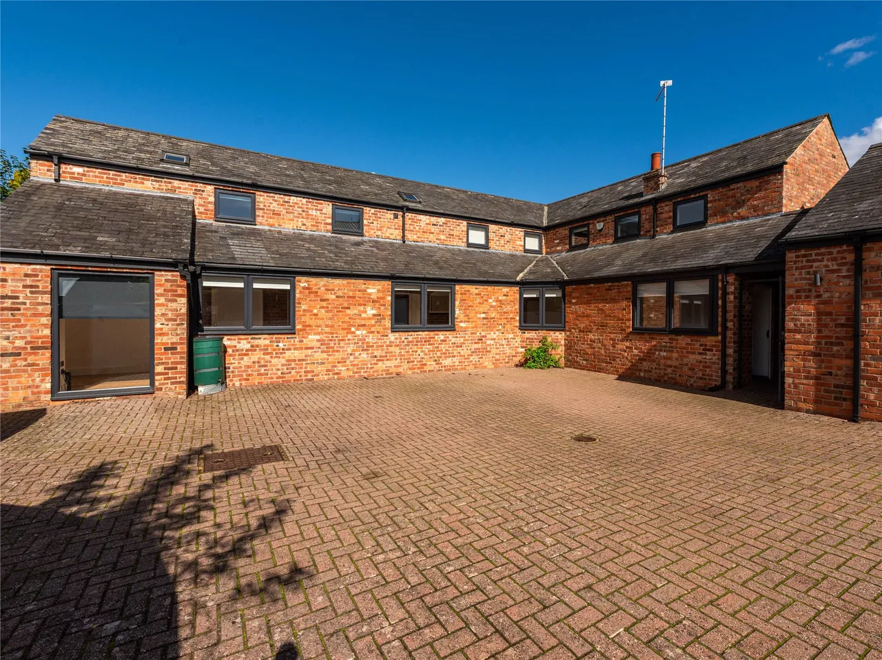 High Street, Brixworth, NN6, photo 22