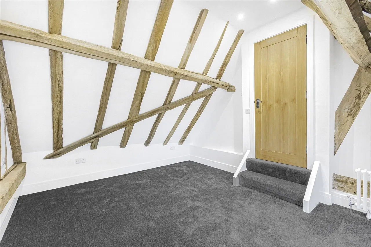 Cucumber Lane, Essendon, Hertfordshire, AL9 6JB, photo 9