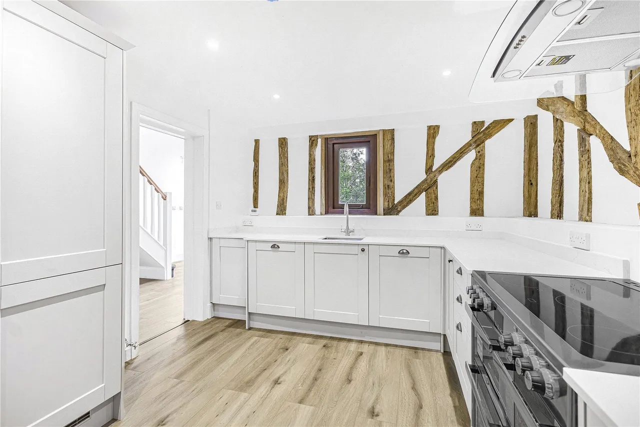 Cucumber Lane, Essendon, Hertfordshire, AL9 6JB, photo 5