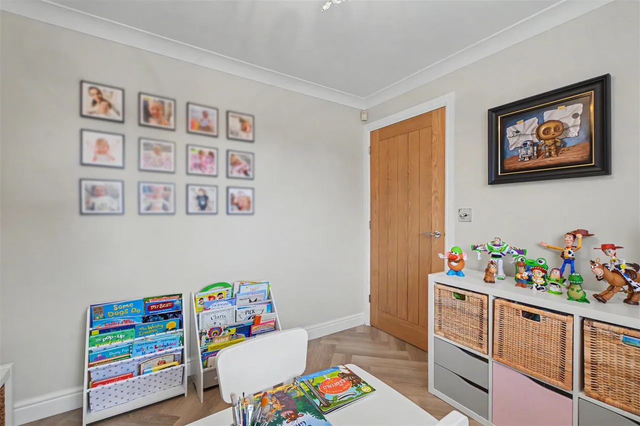 Brecknock Drive, Long Eaton, NG10, photo 9
