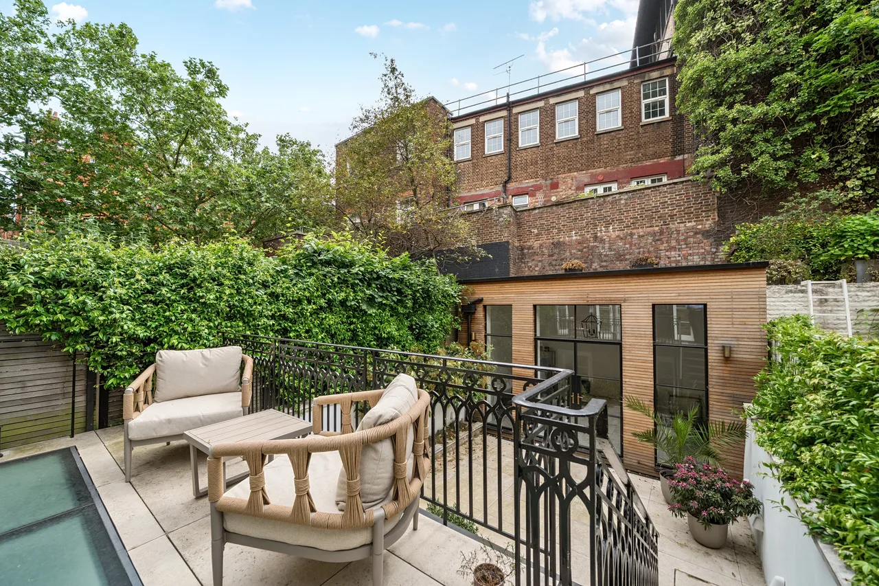 Brompton Square, London, SW3, photo 9
