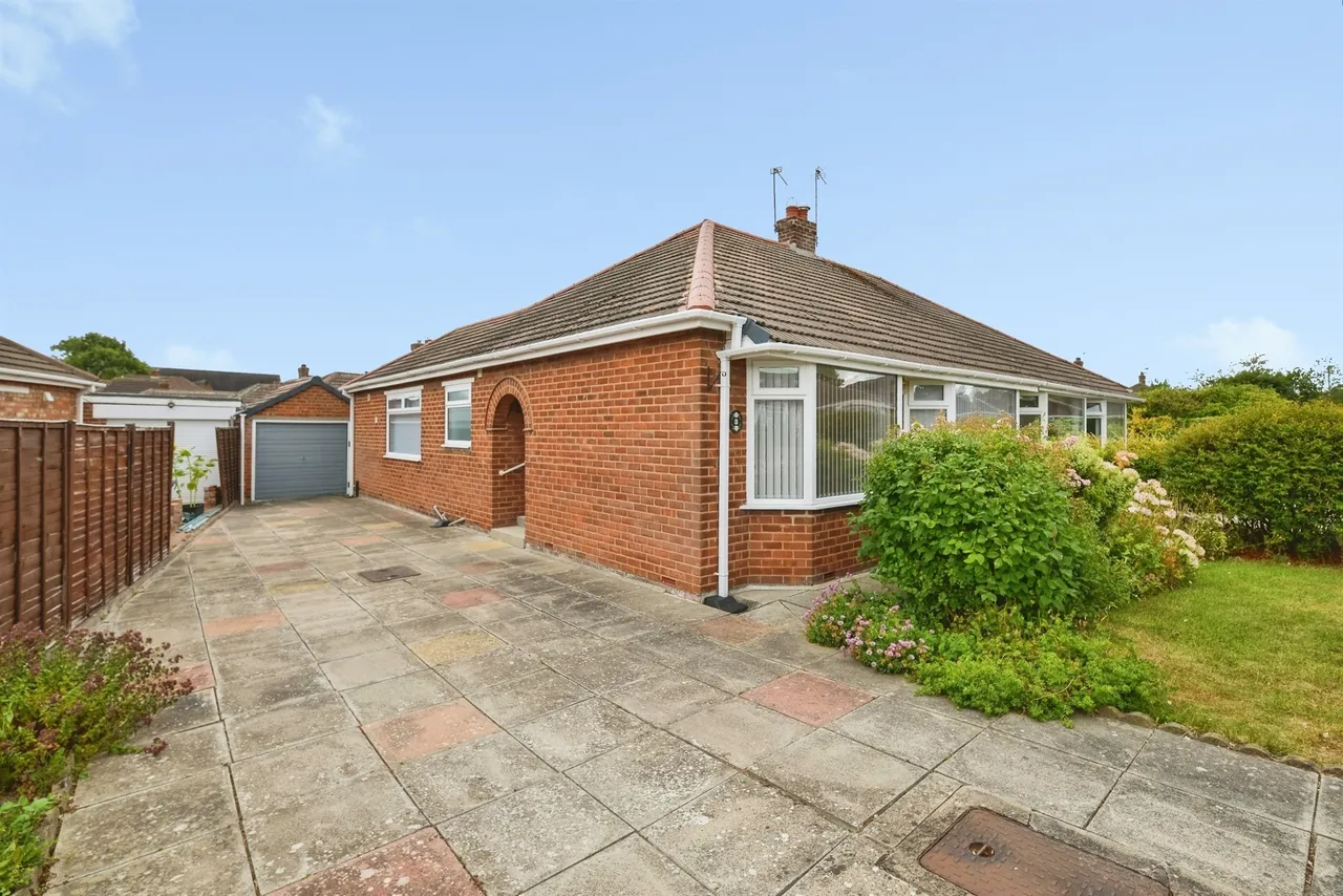 2 bed house for sale — Cradley Drive, Middlesbrough