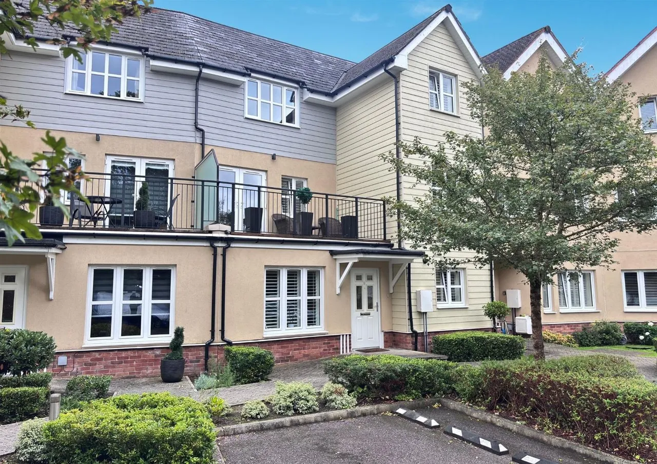 Springfield Park Gate, Horsham, West Sussex RH12 2FY, photo 4