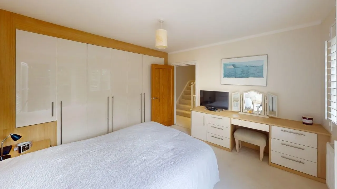 4 bed house for sale — Springfield Park Gate, Horsham, West Sussex RH12 2FY