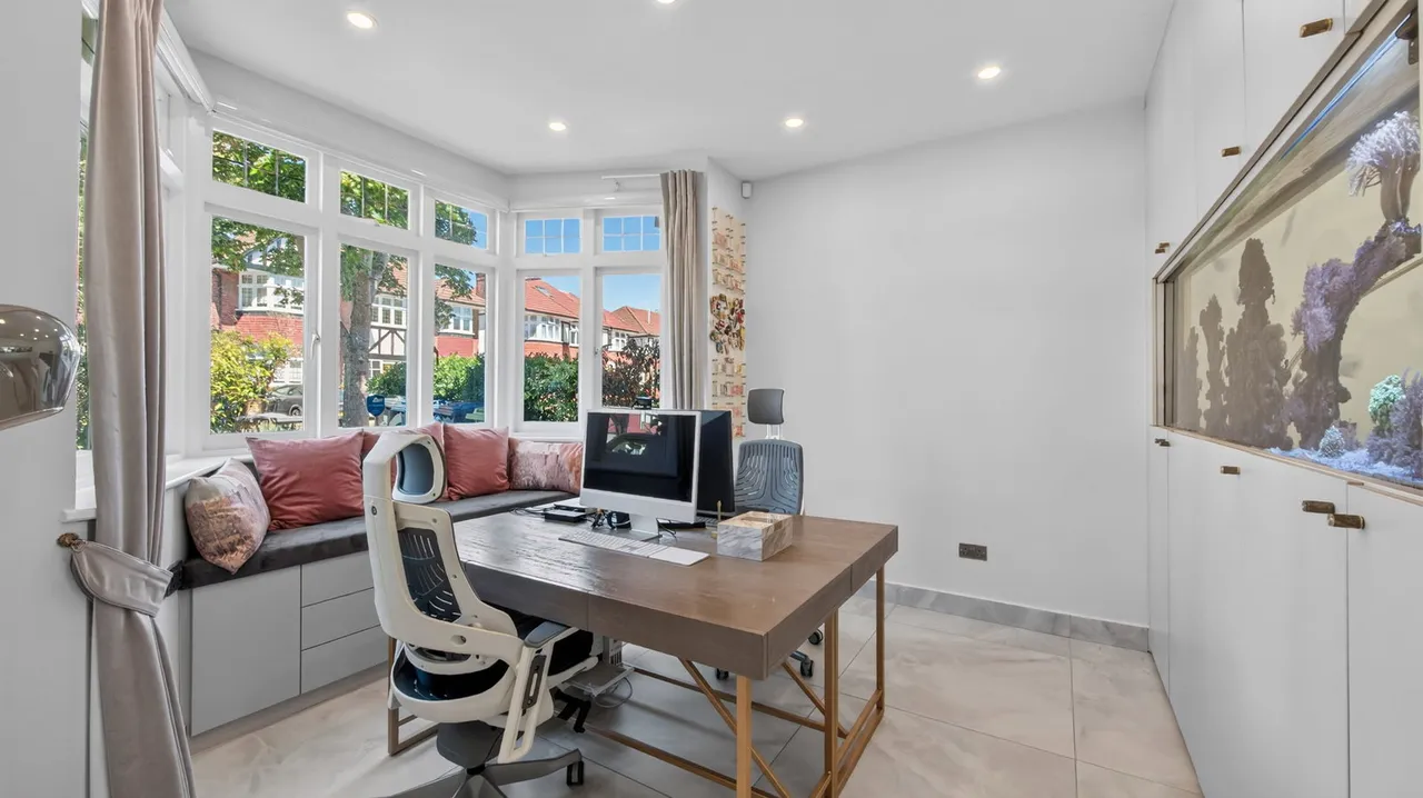 Audley Road, Ealing, London, photo 5